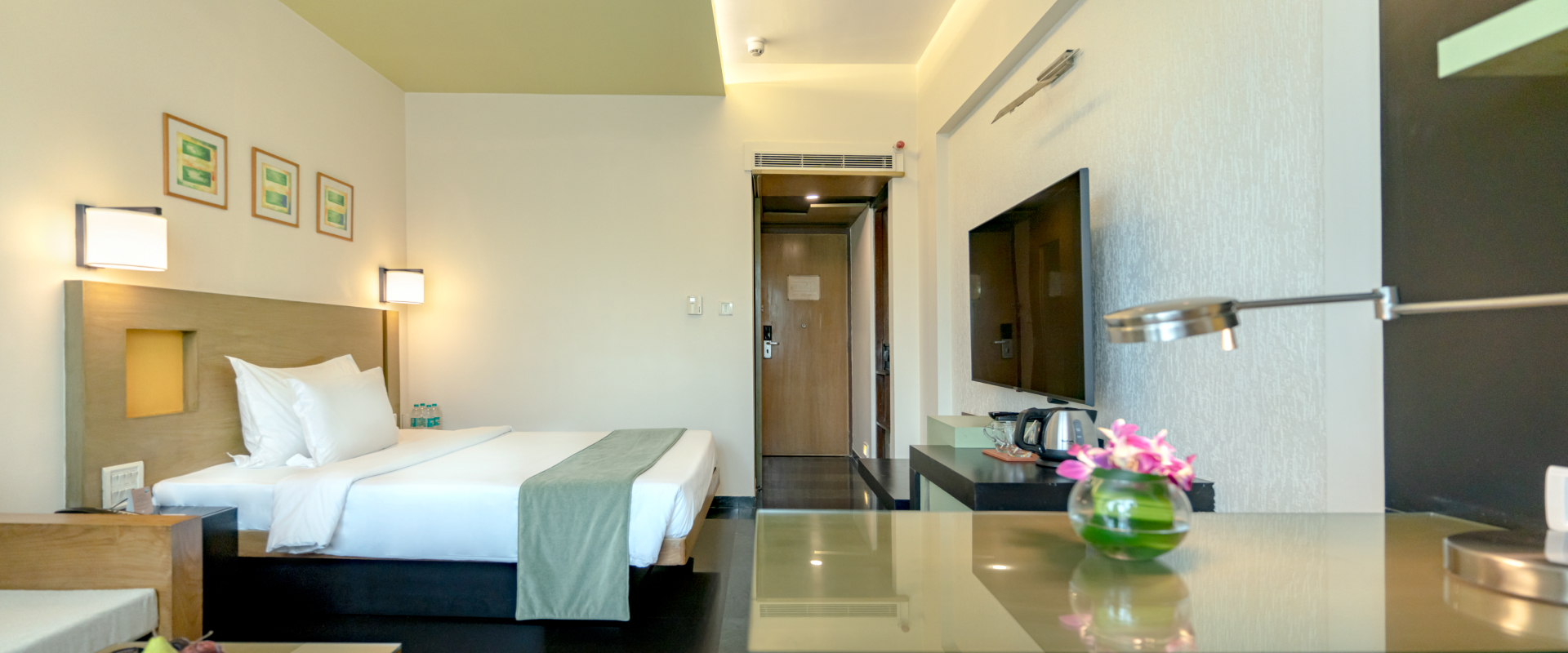 Budget hotels near Mumbai Airport.jpg